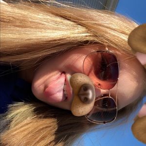 Meet your Posher, Christine